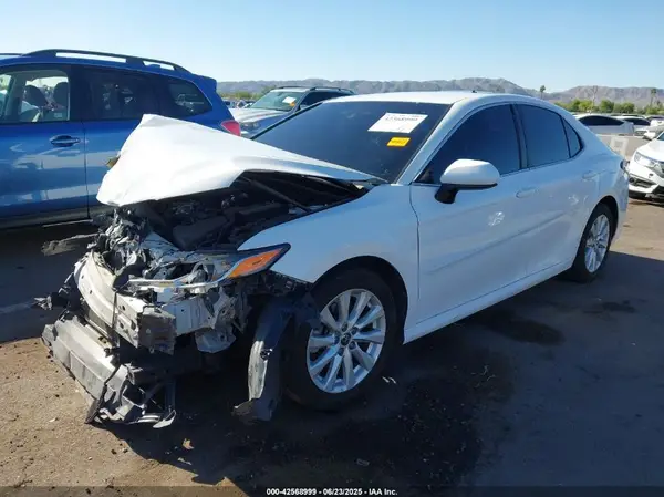 4T1C11AK0LU957673 2020 TOYOTA CAMRY - Image 2