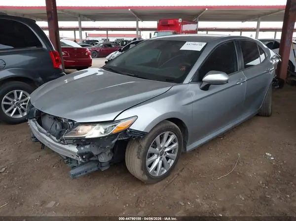 4T1C11AK0LU966258 2020 TOYOTA CAMRY - Image 2