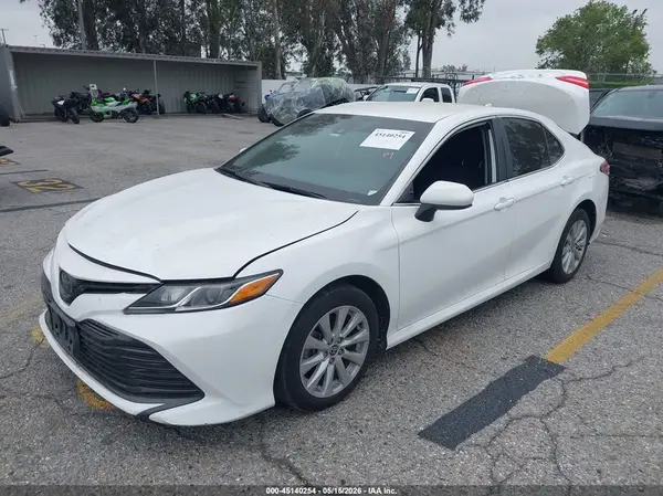 4T1C11AK0LU978992 2020 TOYOTA CAMRY - Image 2