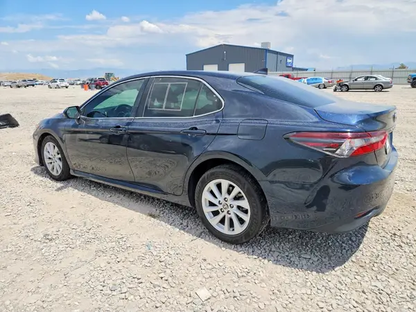 4T1C11AK0MU406161 2021 TOYOTA CAMRY - Image 2