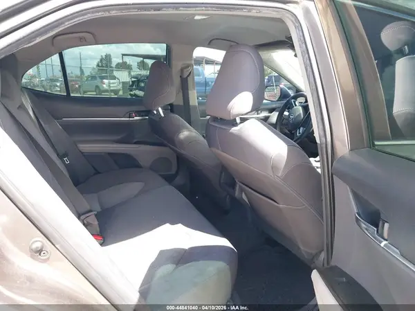 4T1C11AK0MU422683 2021 TOYOTA CAMRY - Image 8