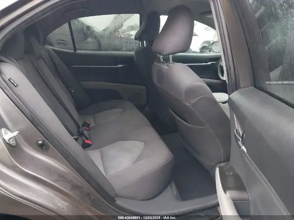 4T1C11AK0MU427169 2021 TOYOTA CAMRY - Image 8