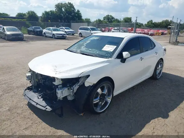 4T1C11AK0MU436437 2021 TOYOTA CAMRY - Image 2