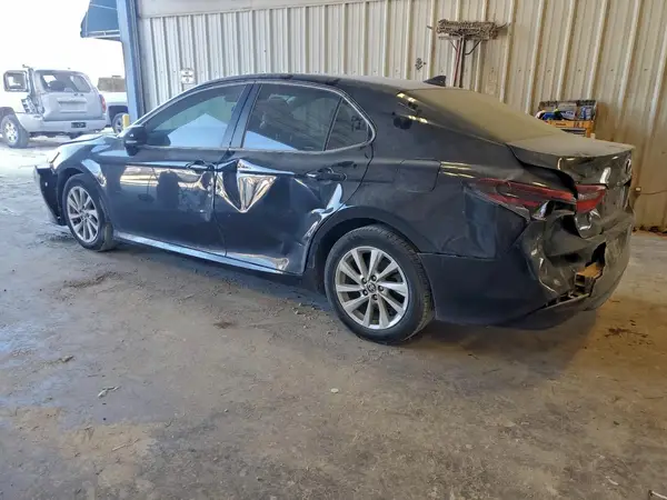 4T1C11AK0MU438348 2021 TOYOTA CAMRY - Image 2
