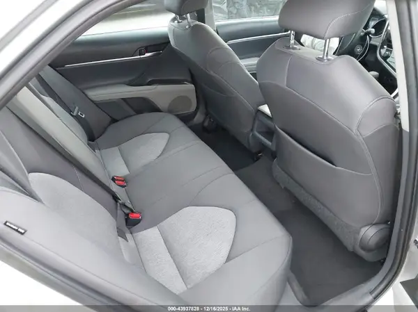 4T1C11AK0MU440164 2021 TOYOTA CAMRY - Image 8