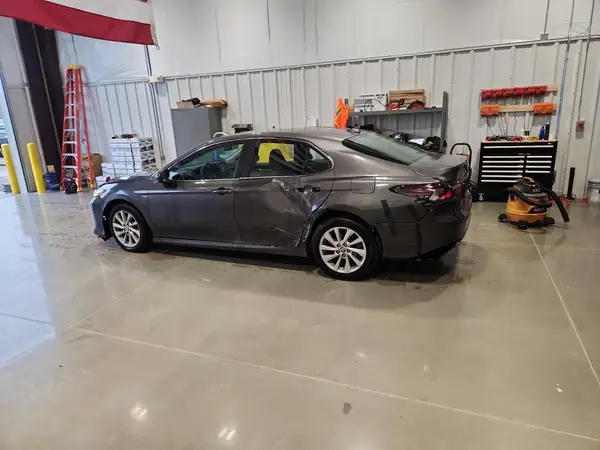 4T1C11AK0MU440312 2021 TOYOTA CAMRY - Image 2
