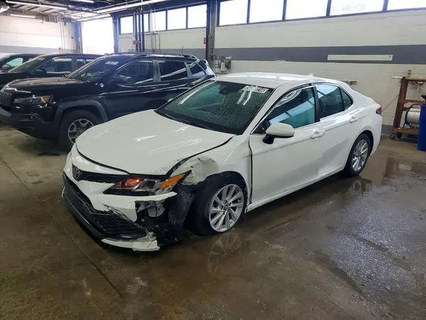 4T1C11AK0MU443940 2021 TOYOTA CAMRY - Image 1