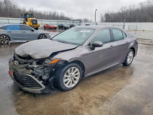 4T1C11AK0MU448457 2021 TOYOTA CAMRY - Image 1