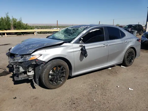 4T1C11AK0MU451018 2021 TOYOTA CAMRY - Image 1