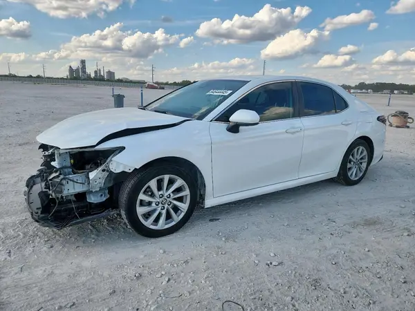 4T1C11AK0MU452010 2021 TOYOTA CAMRY