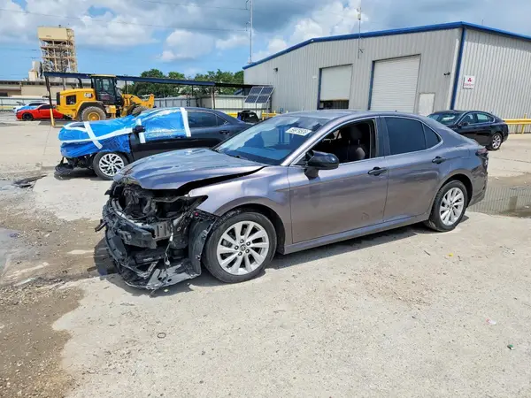4T1C11AK0MU453853 2021 TOYOTA CAMRY - Image 1
