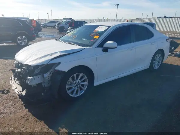 4T1C11AK0MU459636 2021 TOYOTA CAMRY - Image 2