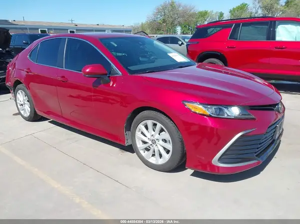 4T1C11AK0MU459779 2021 TOYOTA CAMRY - Image 1