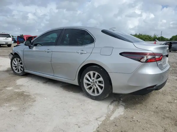 4T1C11AK0MU461208 2021 TOYOTA CAMRY - Image 2