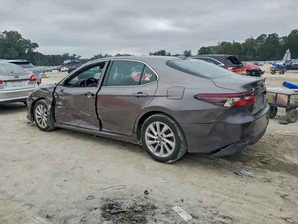 4T1C11AK0MU464125 2021 TOYOTA CAMRY - Image 2