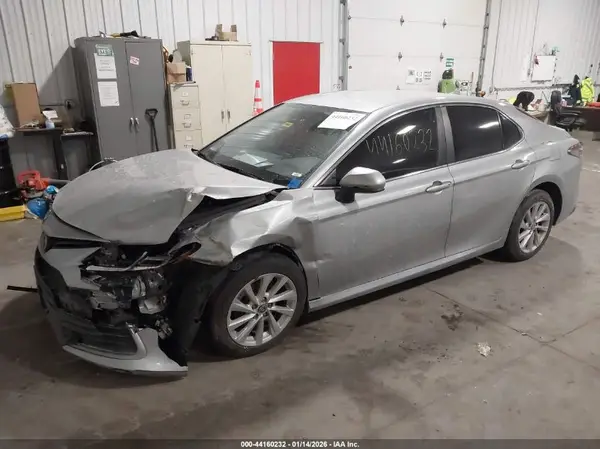 4T1C11AK0MU464691 2021 TOYOTA CAMRY - Image 2