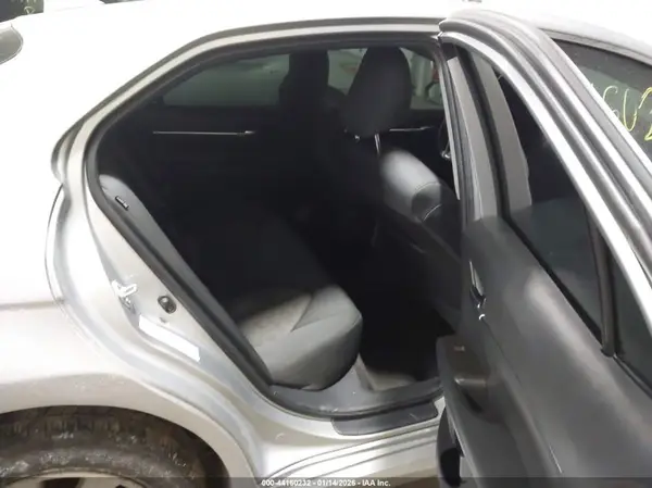 4T1C11AK0MU464691 2021 TOYOTA CAMRY - Image 8
