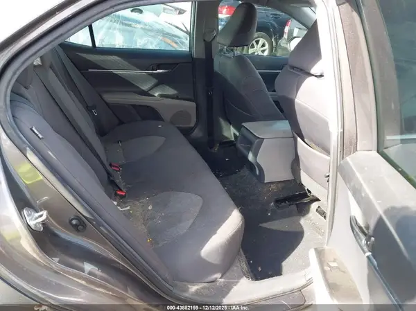 4T1C11AK0MU465582 2021 TOYOTA CAMRY - Image 8