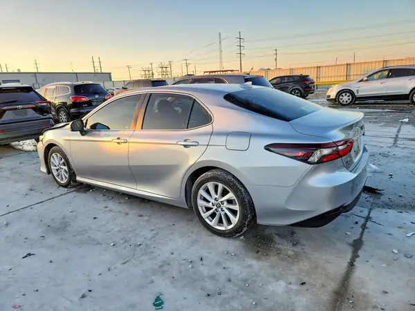 4T1C11AK0MU466294 2021 TOYOTA CAMRY - Image 2