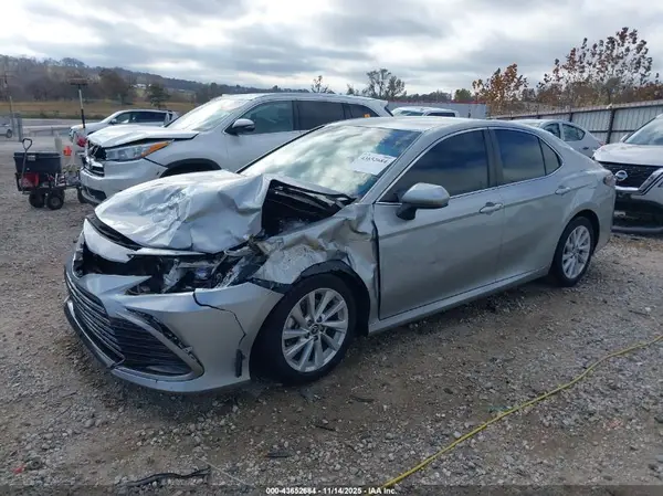 4T1C11AK0MU467249 2021 TOYOTA CAMRY - Image 2