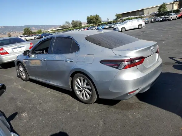 4T1C11AK0MU469339 2021 TOYOTA CAMRY - Image 2