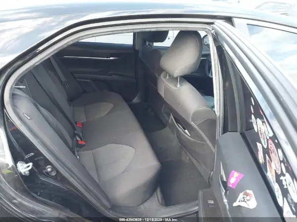 4T1C11AK0MU476422 2021 TOYOTA CAMRY - Image 8