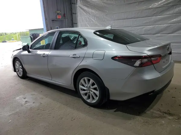 4T1C11AK0MU481815 2021 TOYOTA CAMRY - Image 2