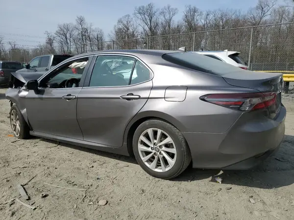 4T1C11AK0MU490448 2021 TOYOTA CAMRY - Image 2