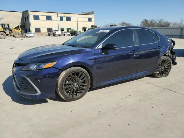4T1C11AK0MU496394 2021 TOYOTA CAMRY - Image 1