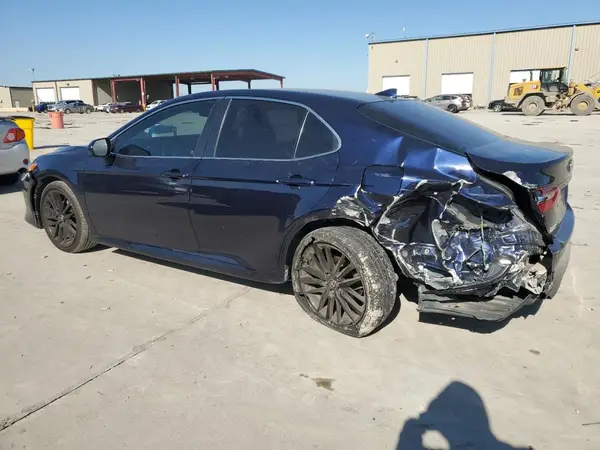 4T1C11AK0MU496394 2021 TOYOTA CAMRY - Image 2