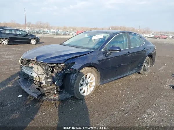 4T1C11AK0MU521374 2021 TOYOTA CAMRY - Image 2