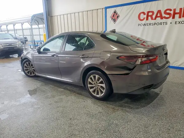 4T1C11AK0MU521522 2021 TOYOTA CAMRY - Image 2