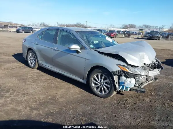 4T1C11AK0MU535176 2021 TOYOTA CAMRY - Image 1