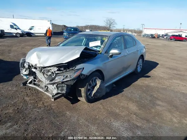 4T1C11AK0MU535176 2021 TOYOTA CAMRY - Image 2