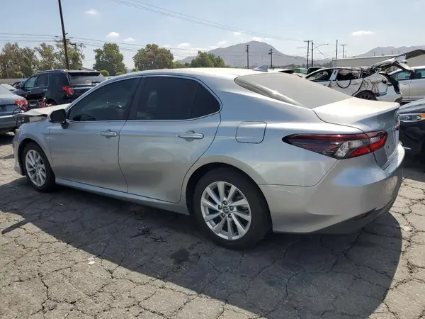 4T1C11AK0MU537638 2021 TOYOTA CAMRY - Image 2