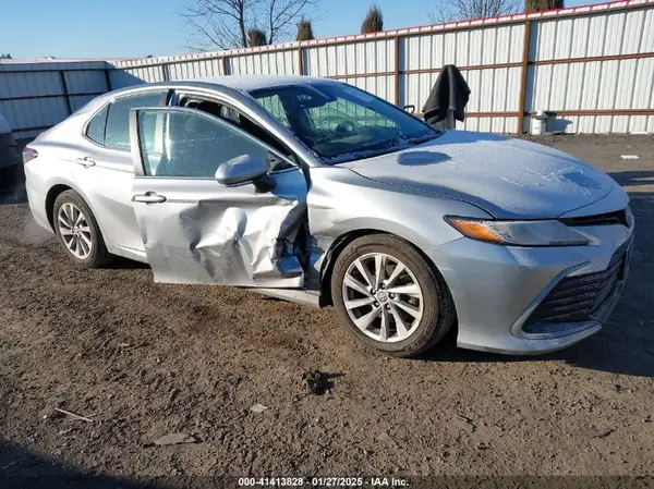 4T1C11AK0MU539485 2021 TOYOTA CAMRY - Image 1