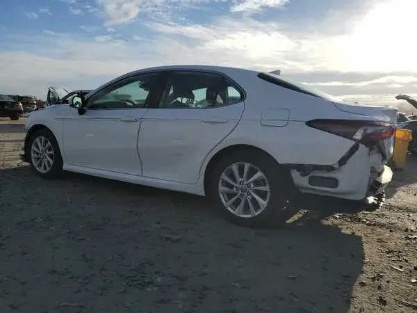 4T1C11AK0MU541494 2021 TOYOTA CAMRY - Image 2