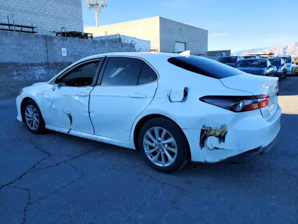 4T1C11AK0MU546310 2021 TOYOTA CAMRY - Image 2