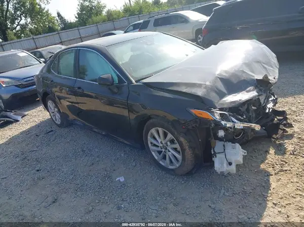 4T1C11AK0MU549000 2021 TOYOTA CAMRY - Image 1
