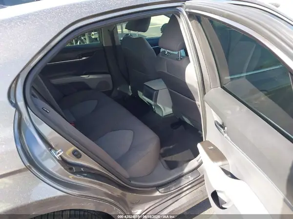 4T1C11AK0MU549448 2021 TOYOTA CAMRY - Image 8