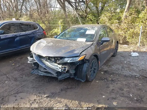 4T1C11AK0MU549742 2021 TOYOTA CAMRY - Image 2