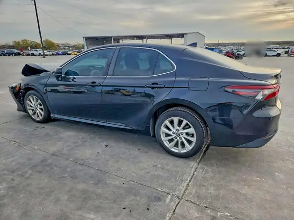 4T1C11AK0MU551085 2021 TOYOTA CAMRY - Image 2
