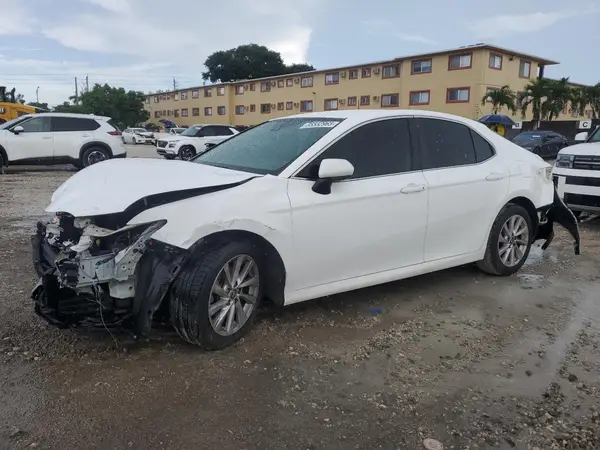 4T1C11AK0MU552916 2021 TOYOTA CAMRY - Image 1