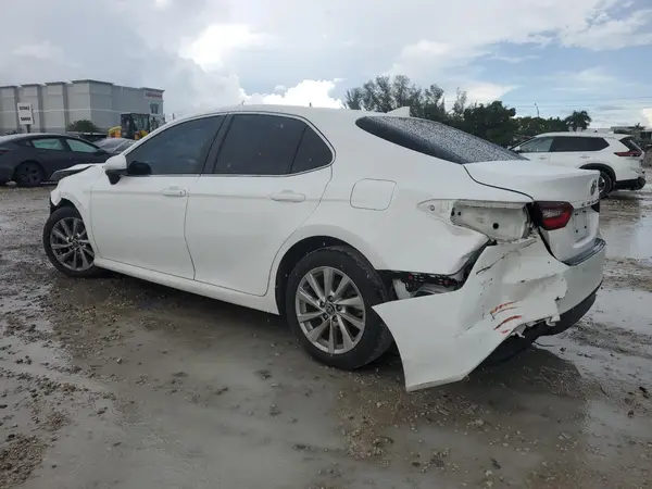 4T1C11AK0MU552916 2021 TOYOTA CAMRY - Image 2