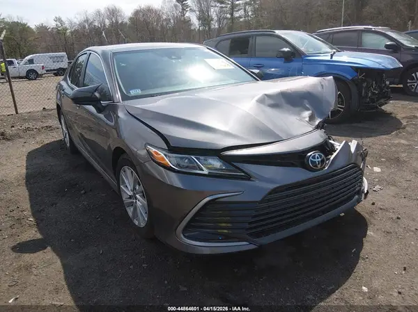 4T1C11AK0MU555315 2021 TOYOTA CAMRY - Image 1