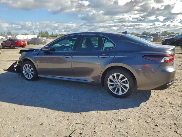 4T1C11AK0MU557405 2021 TOYOTA CAMRY - Image 2