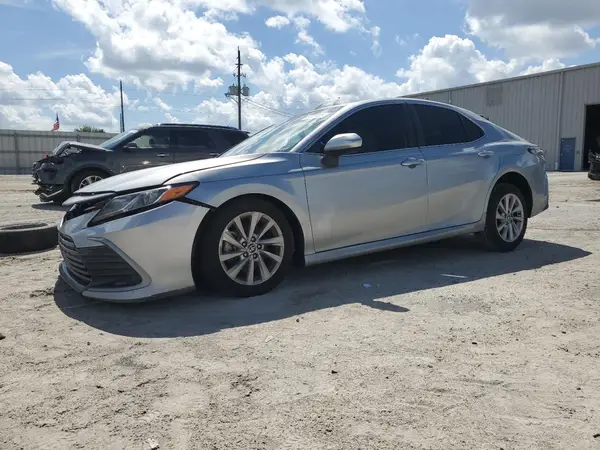 4T1C11AK0MU558523 2021 TOYOTA CAMRY - Image 1