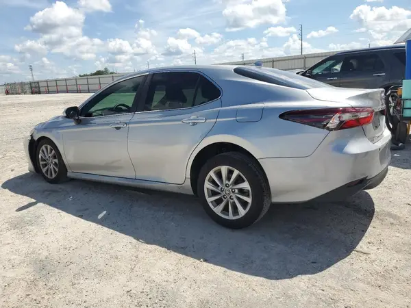 4T1C11AK0MU558523 2021 TOYOTA CAMRY - Image 2