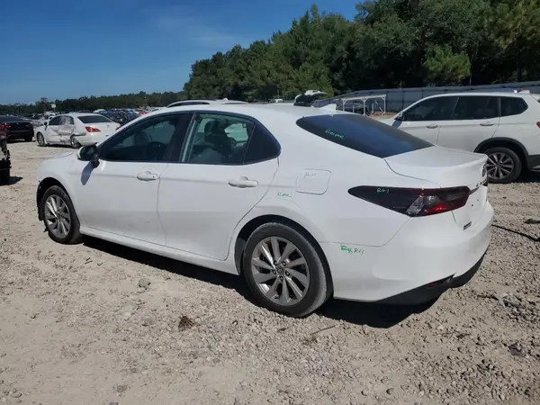4T1C11AK0MU558747 2021 TOYOTA CAMRY - Image 2