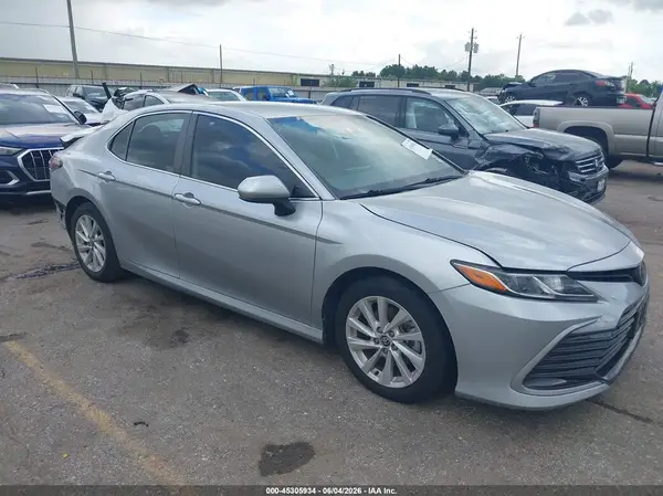 4T1C11AK0MU564970 2021 TOYOTA CAMRY - Image 1
